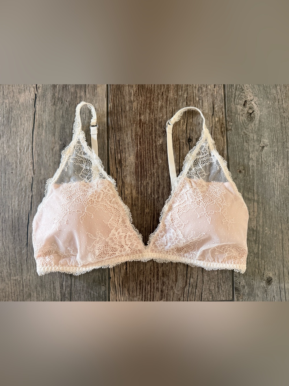 Abercrombie & Fitch Lace Triangle Bralette - ivory and Blush size medium, new!